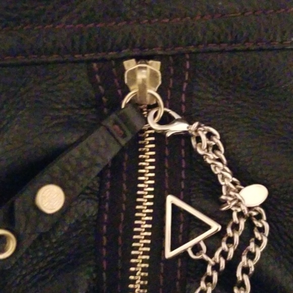 Guess purse charm - Picture 7 of 7